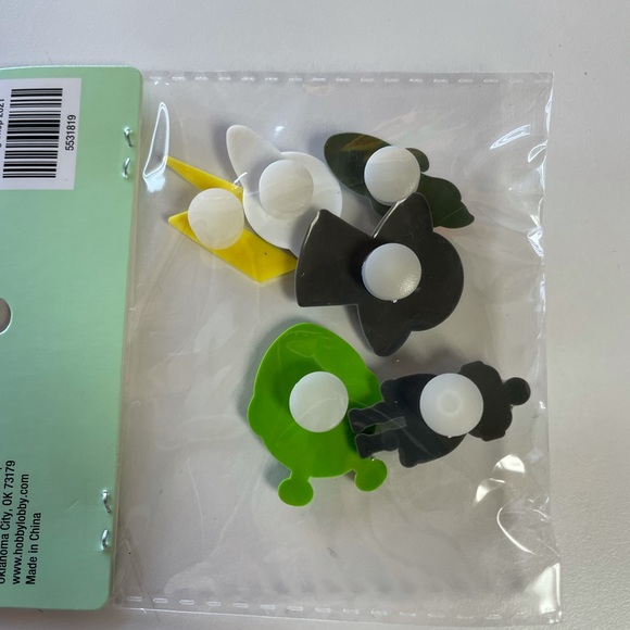 Out of This World Alien Shoe Charms, 6 total, NWT - Picture 4 of 5